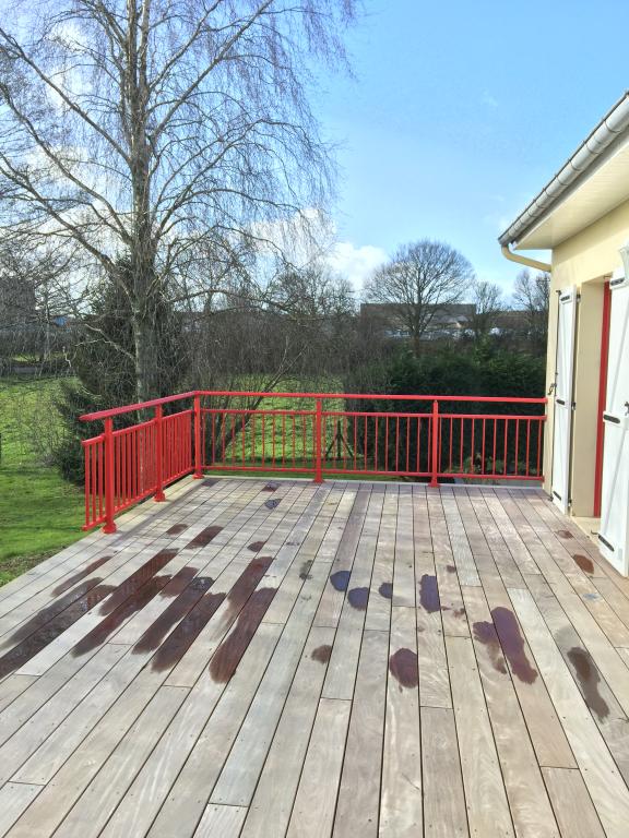 Garde corps alu rouge - LEBAS Bruno