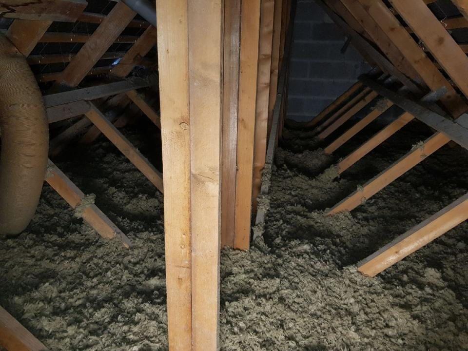 Isolation avec laine de roche souffle 